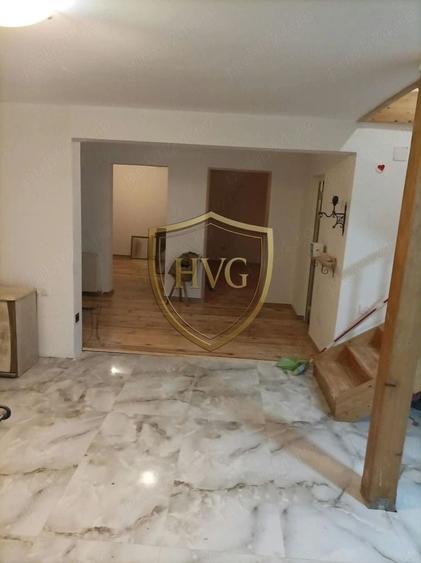 Casă individuală cu 5 camere cu Teren 280 Mp în Central