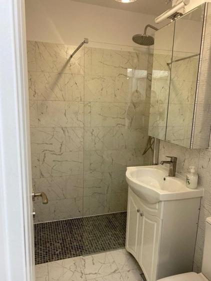Apartament cu 2 camere semidecomandat în P-ța Victoriei
