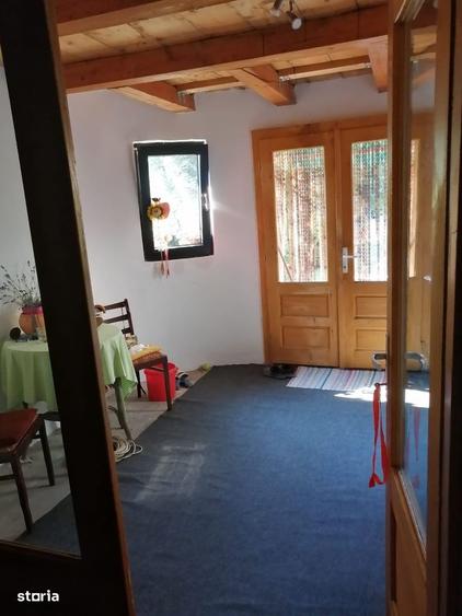 Casă cu 4 camere în Vânători