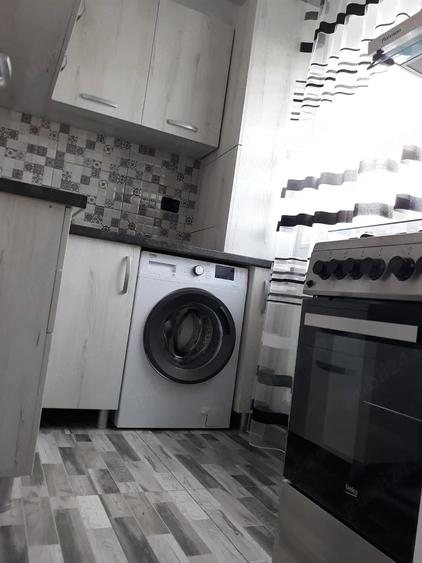 Garsonieră decomandată în 9 Mai