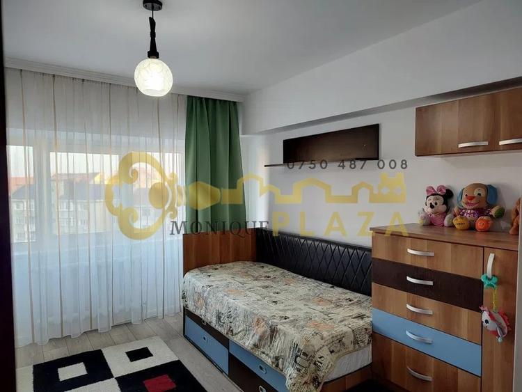 Apartament cu 4 camere decomandat, mobilat în Central