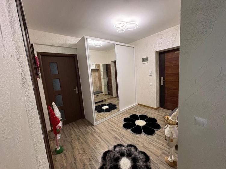 Apartament cu 3 camere decomandat în Mofleni