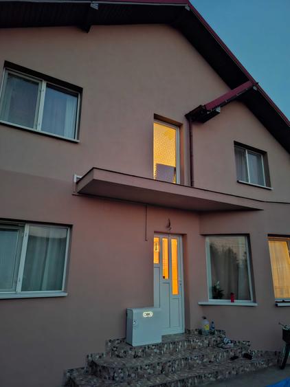 Casă cu 4 camere în Lazuri