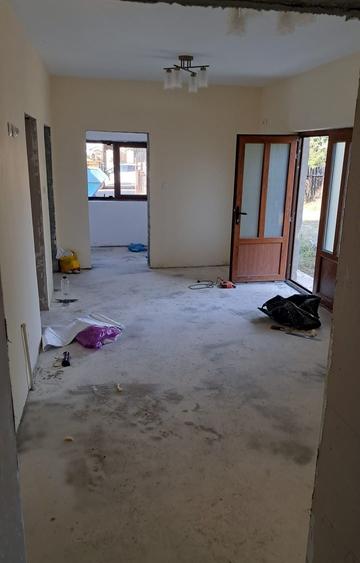 Casă cu 3 camere cu Teren 600 Mp în Central