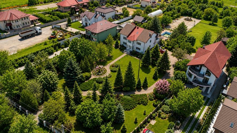 Casă individuală cu 10 camere cu Piscina în Domnești
