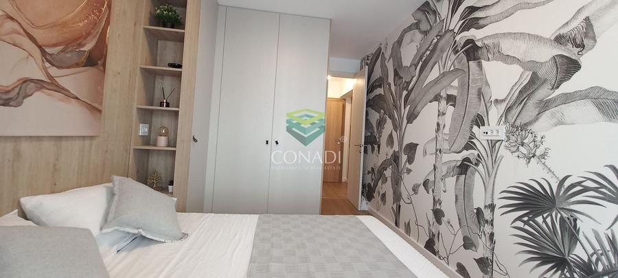 Apartament cu 3 camere semidecomandat în P-ta Presei Libere