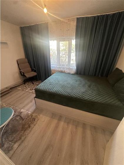 Apartament cu 2 camere semidecomandat, mobilat în Aradului