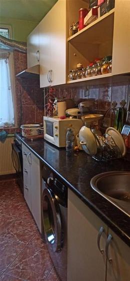 Apartament cu 3 camere decomandat, mobilat în Berceni