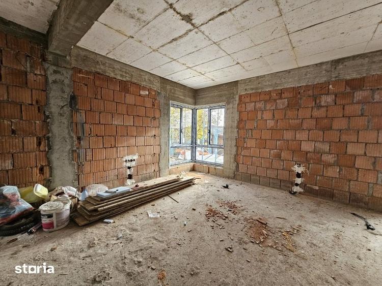 Casă cu 4 camere cu Teren 300 Mp în Dâmbul Rotund