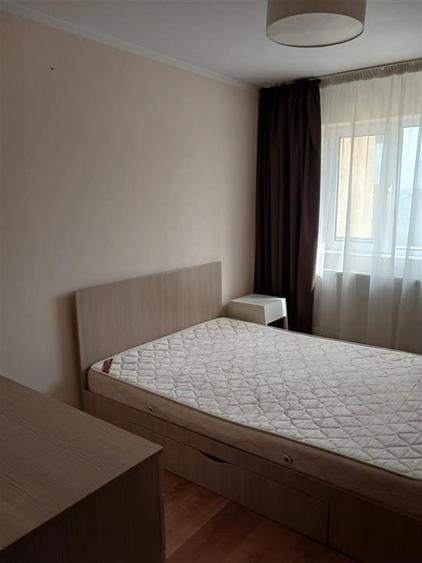 Apartament cu 3 camere decomandat, mobilat în Centru Civic
