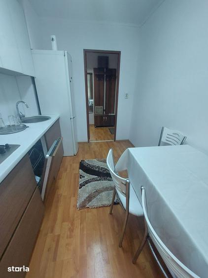 Apartament cu 3 camere decomandat în Decebal