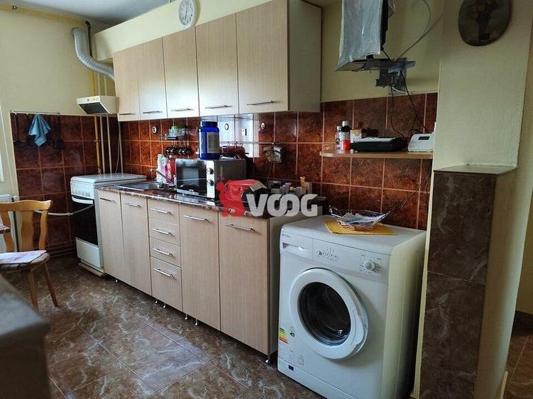 Casă individuală cu 9 camere cu Canalizare în Telegrafului