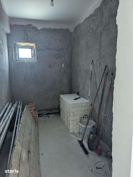 Casă cu 4 camere cu Teren 420 Mp în Crevedia