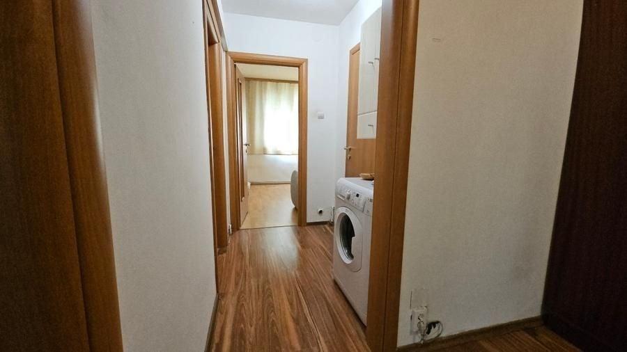 Apartament cu 3 camere decomandat în Berceni