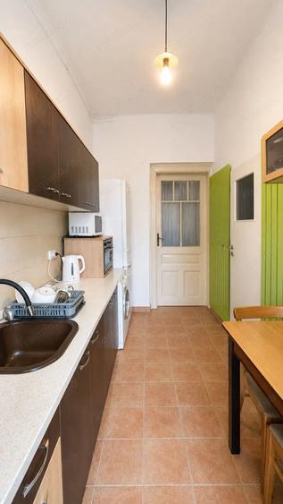 Apartament cu 4 camere semidecomandat în Brâncoveanu