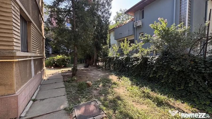 Casă cu 5 camere cu Teren 363 Mp în Agronomie