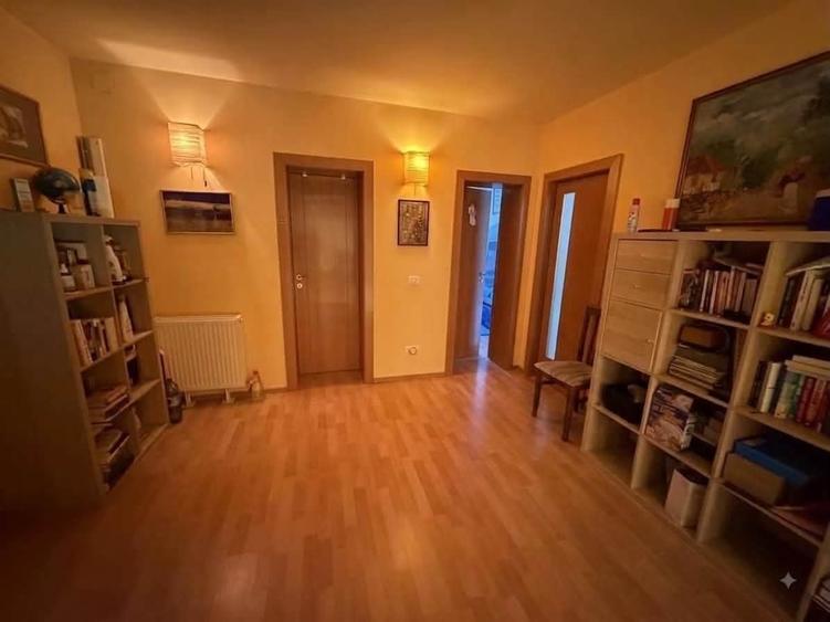 Casă individuală cu 5 camere cu Canalizare în Ronaț