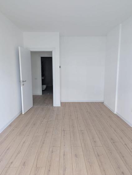 Apartament cu 3 camere decomandat în Petricani