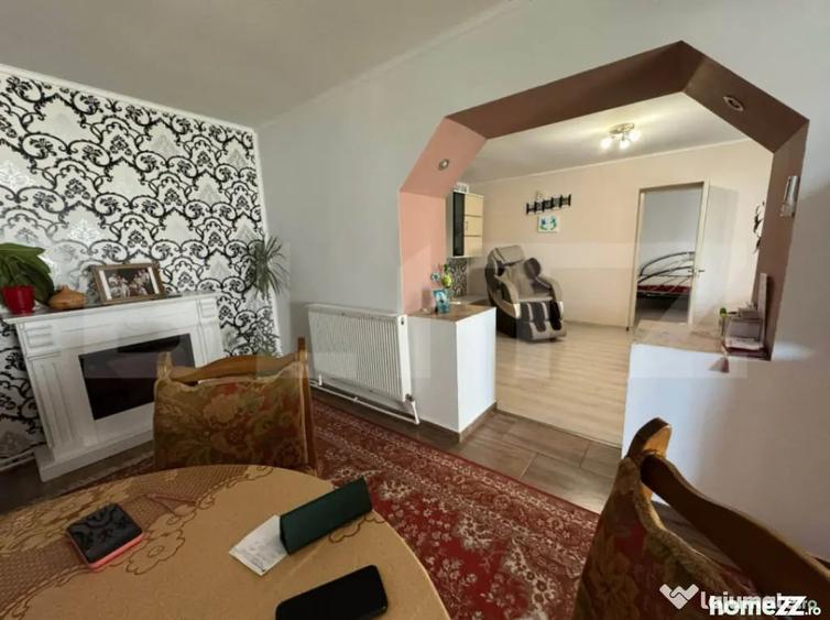 Casă cu 7 camere cu Teren 583 Mp în Păulești