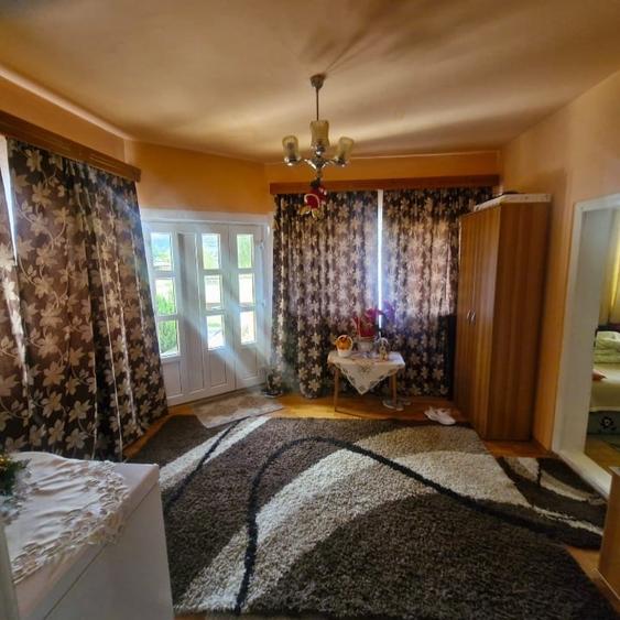 Casă individuală cu 7 camere cu Garaj în Hodoșa