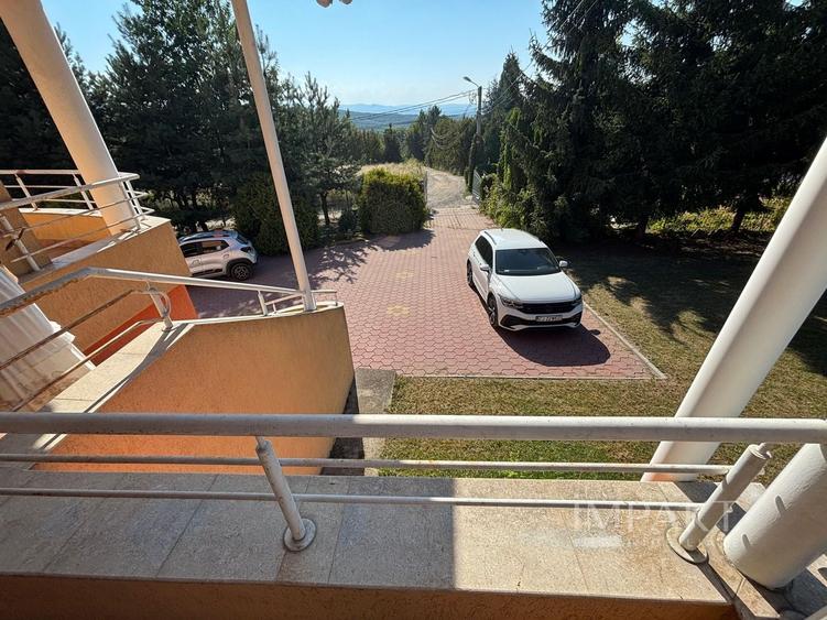Casă individuală cu 5 camere cu Canalizare în Făget