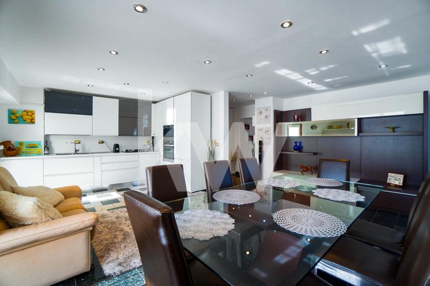 Apartament cu 3 camere decomandat, mobilat în Răcădău