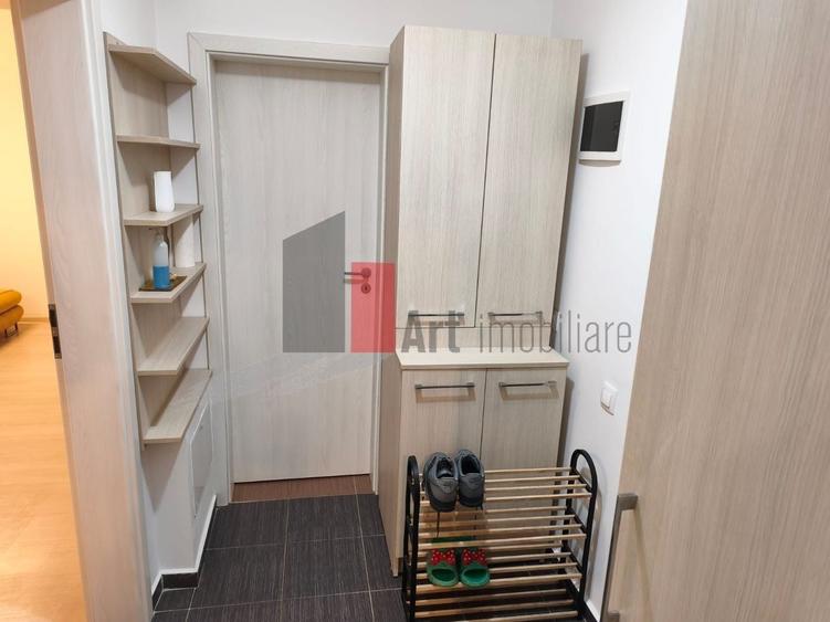 Apartament cu 2 camere semidecomandat, mobilat în Metalurgiei