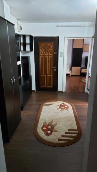 Apartament cu 3 camere decomandat în Cetate
