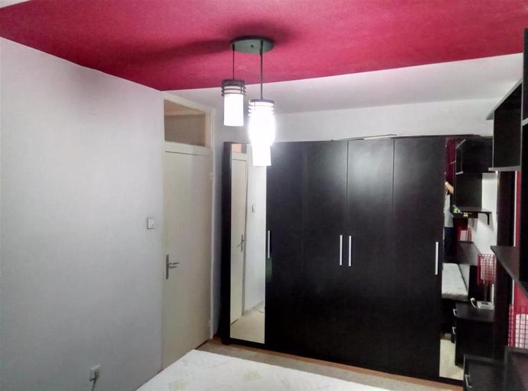 Apartament cu 2 camere semidecomandat în Lipovei