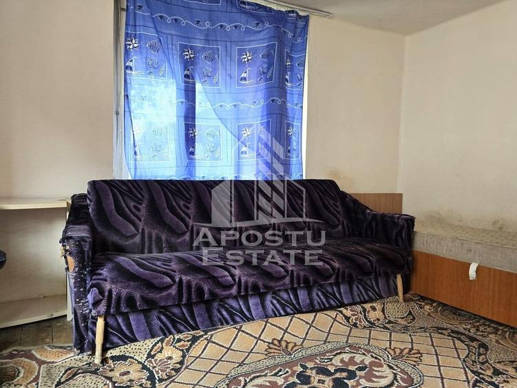 Casă cu 5 camere cu Teren 1620 Mp în Central