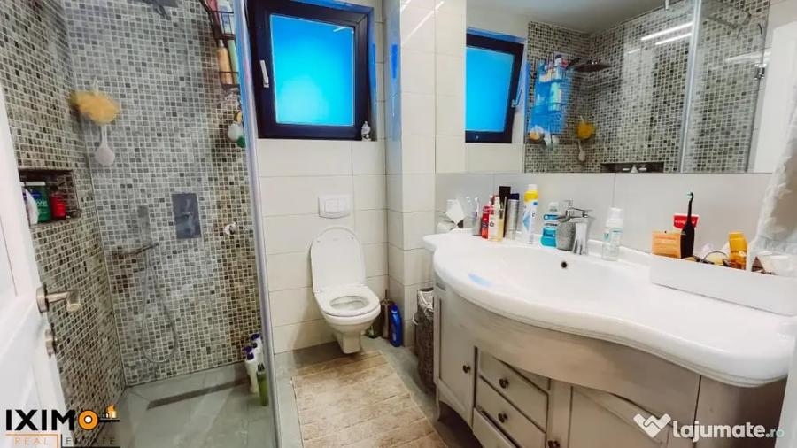 Casă cu 6 camere cu Teren 10100 Mp în Traian