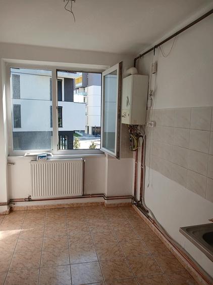 Apartament cu 3 camere semidecomandat în Tipografilor
