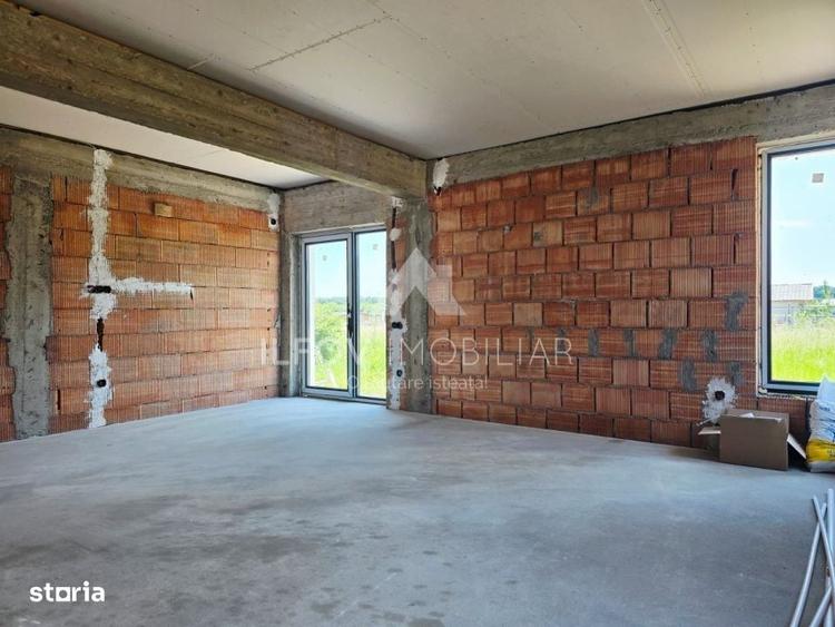 Casă cu 4 camere decomandat în Dumbrăveni