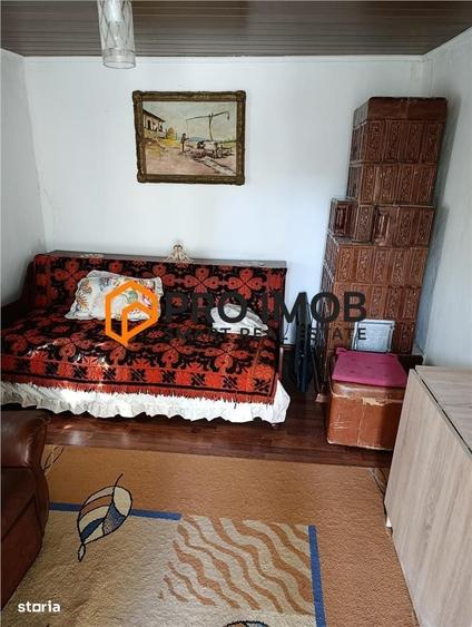 Casă cu 4 camere decomandat în Scurtești