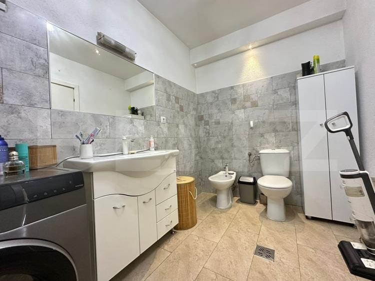 Casă individuală cu 4 camere cu Canalizare în Vulcan