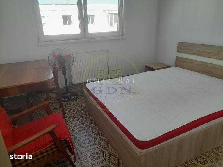 Apartament cu 3 camere decomandat în Titan
