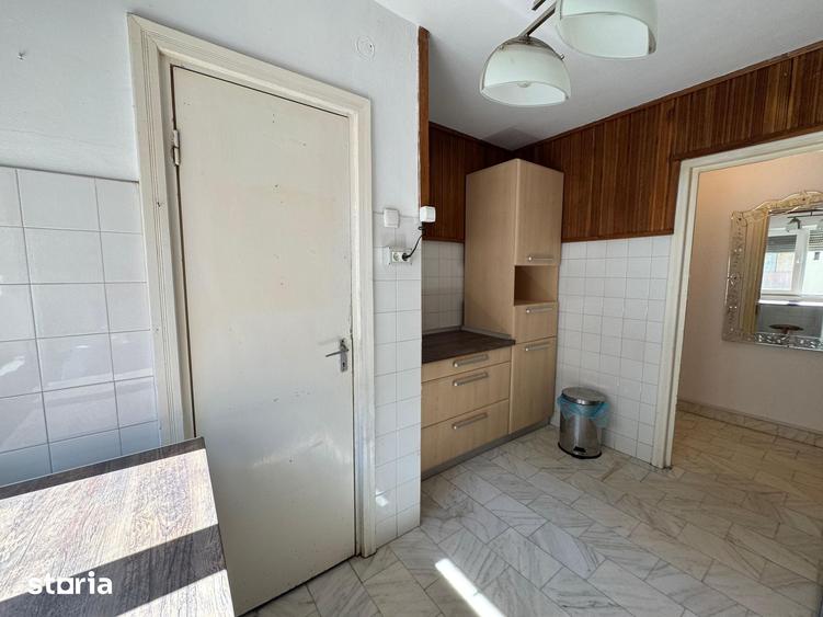 Apartament cu 3 camere în Girocului