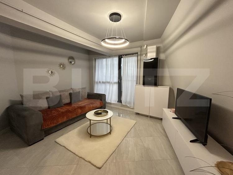 Apartament cu 3 camere semidecomandat, mobilat în Zorilor