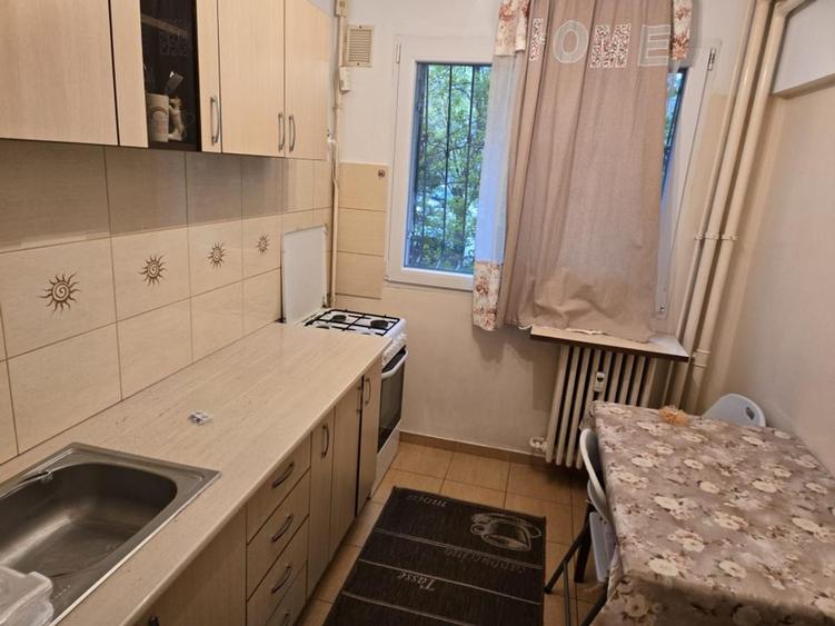 Apartament cu 2 camere, mobilat în Titan