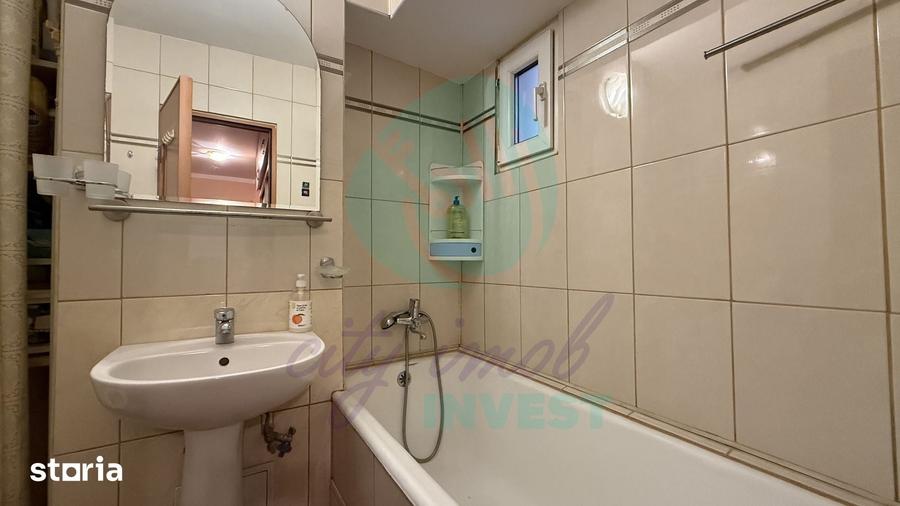 Apartament cu 3 camere decomandat în Obor