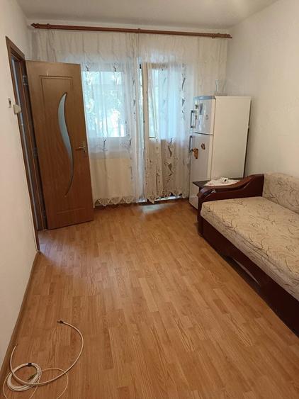 Garsonieră nedecomandată în Școlilor