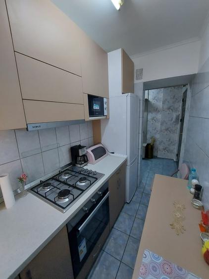 Apartament cu 2 camere semidecomandat, mobilat în Circumvalațiunii