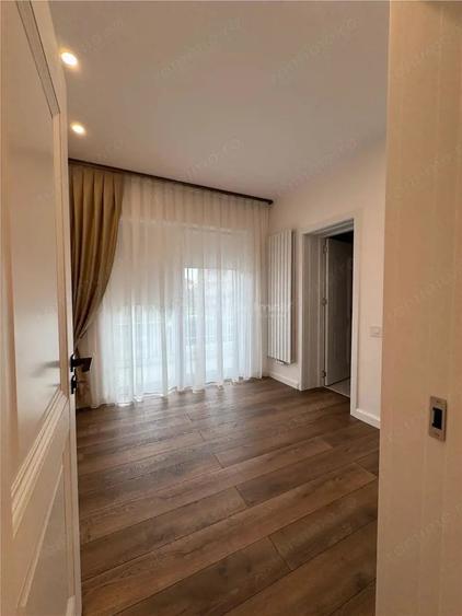 Casă cu Teren 425 Mp în Mărăști