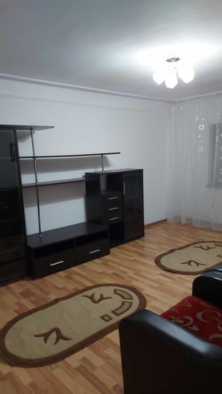 Apartament cu 3 camere decomandat în Dorobanți