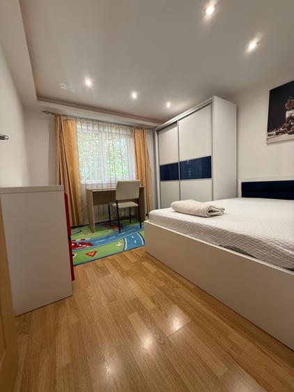 Apartament cu 3 camere decomandat în Central