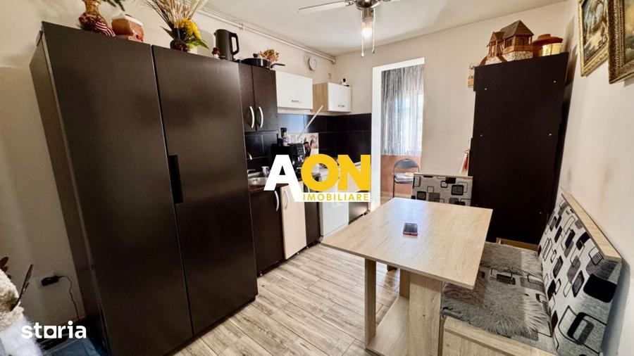 Apartament cu 3 camere decomandat în Cetate