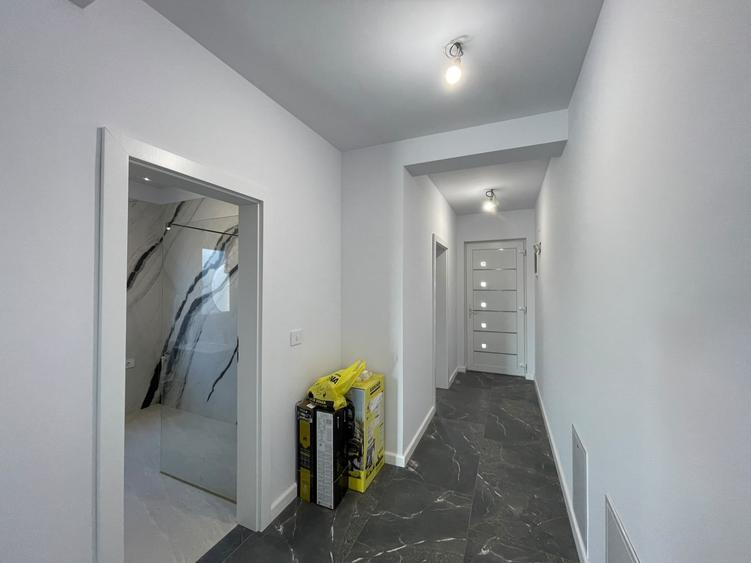 Duplex cu 4 camere cu Canalizare în Covaci