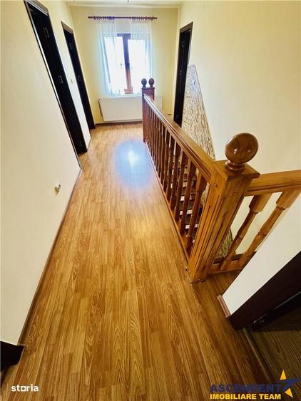 Casă cu 4 camere cu Teren 2389 Mp în Sânpetru