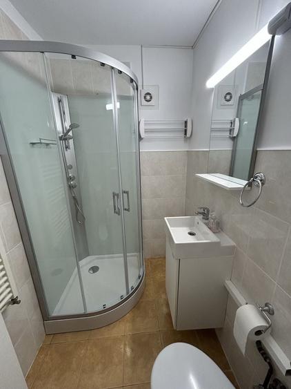 Garsonieră decomandată în Central