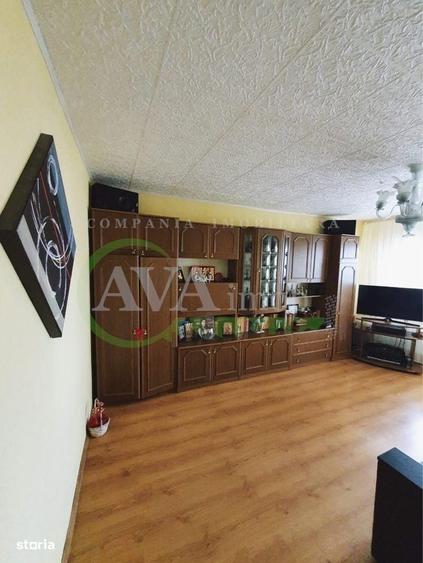 Apartament cu 3 camere decomandat în Milcov